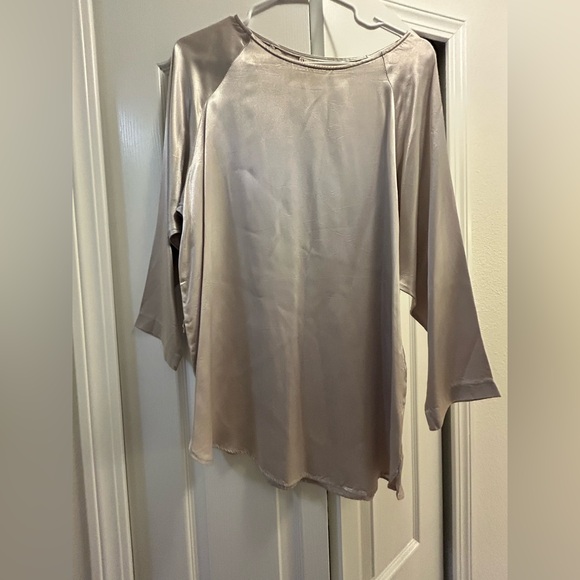 Diane Von Furstenberg Tops - Diane Von Furstenberg Satin Cream Tunic Vintage size S